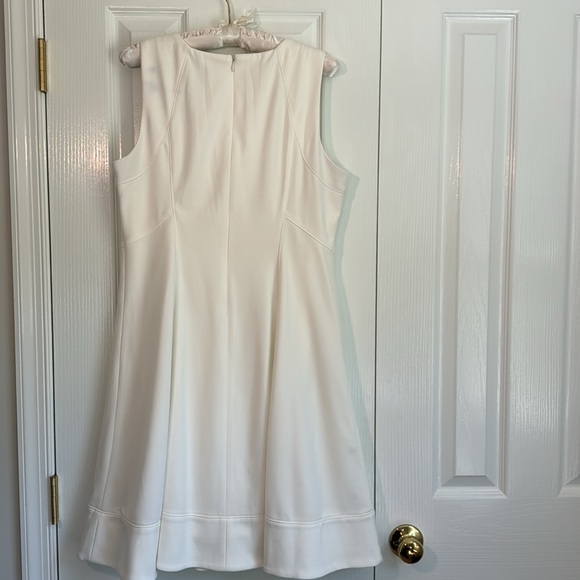 White House Black Market Size 14P White
Sleeveless Lined Fit & Flare Dress - Picture 5 of 8